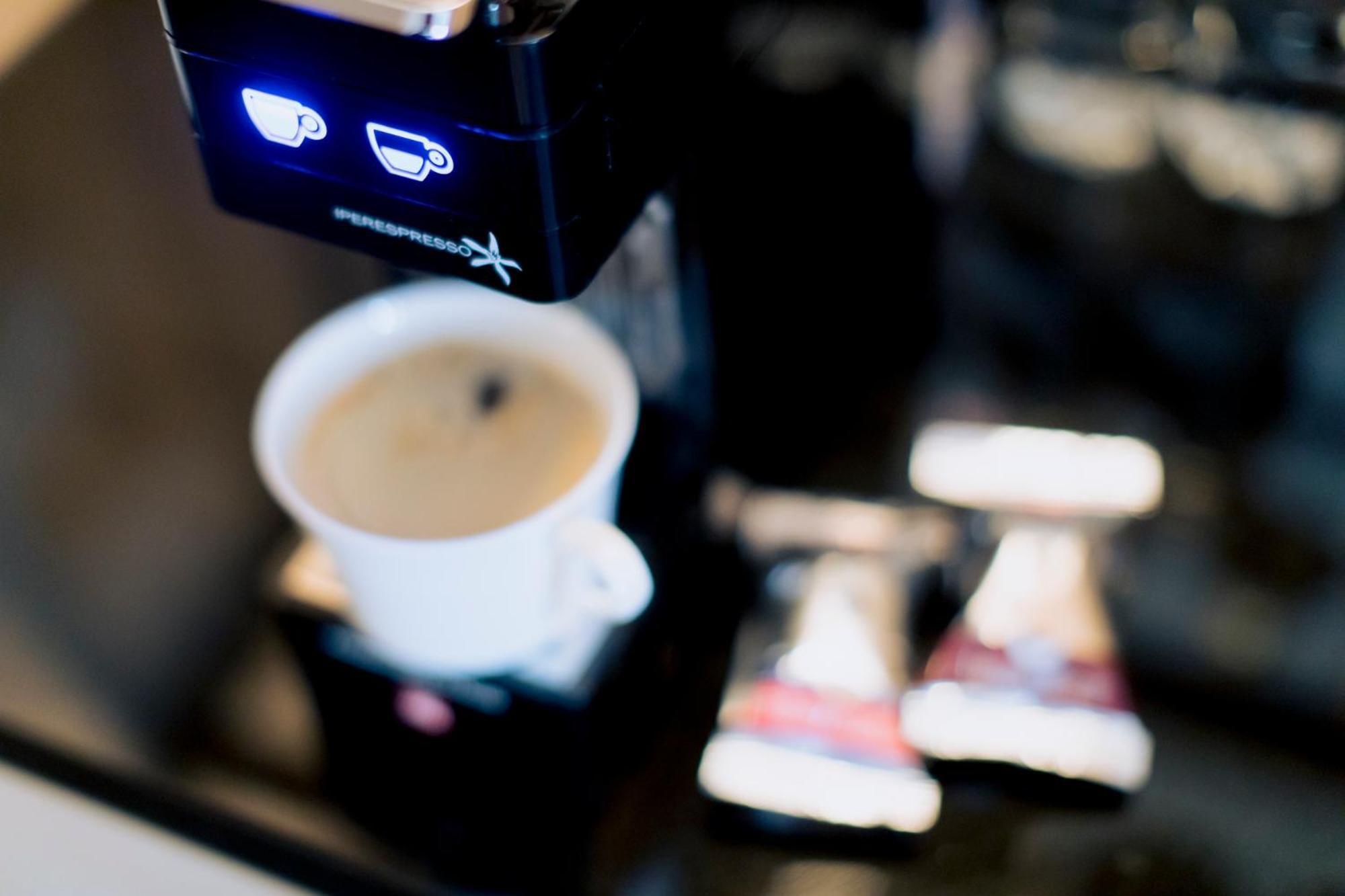The Thousand Κιότο Εξωτερικό φωτογραφία A Nespresso machine